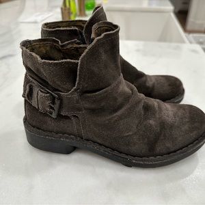 Fly London Neba Diesel Grey Suede Ankle Boots Buckle Women's US 6.5-7/EU 37 EUC